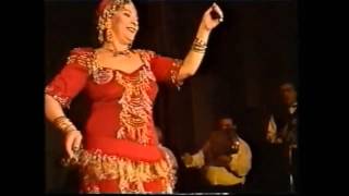 EGYPTIAN BELLYDANCE SUHEIR ZAKI PART 2 MAWAL AND BALADY WITH SANGER SAMI 1991 [upl. by Gonnella]